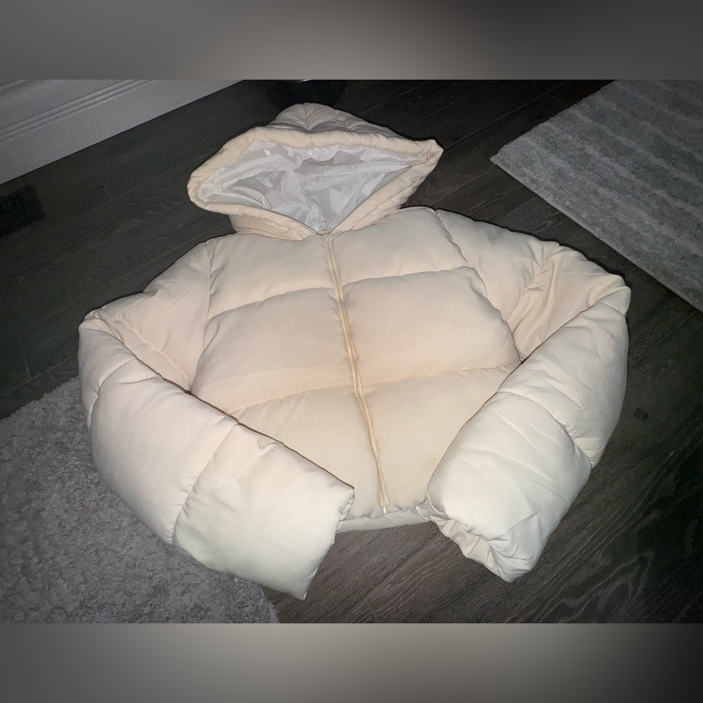 Puffer jacket ⭐️ - Picture 3 of 3